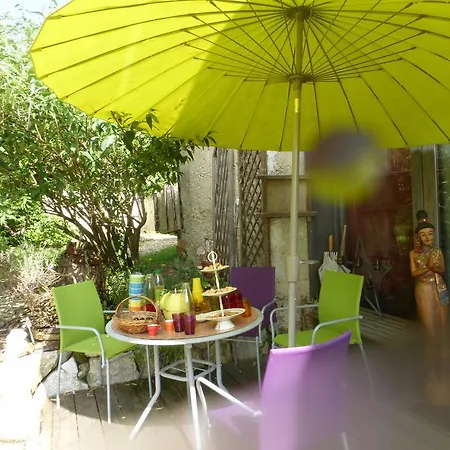 Cafe Couette De L'ile Au Fee Oda ve Kahvaltı *
